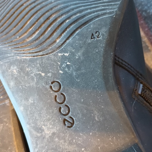 Ecco Chelsea Boots - Picture 5 of 6